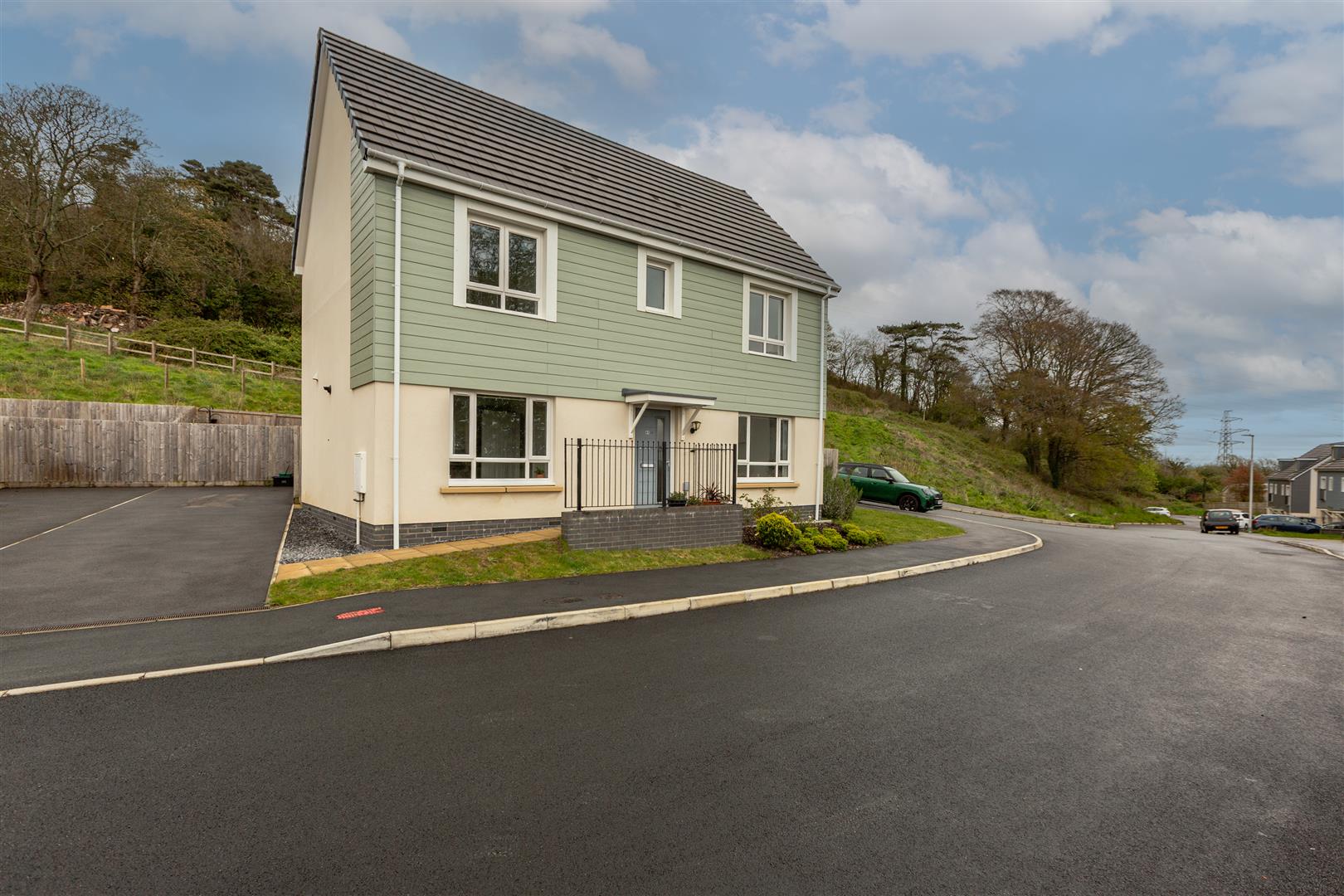 Maes Gwdig, Burry Port, SA16 0TG